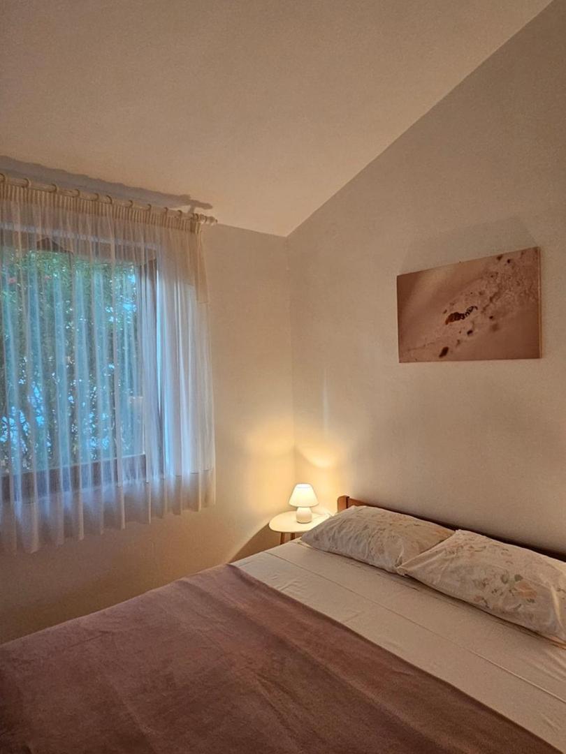Lorena Apartments In Pula Bagian luar foto